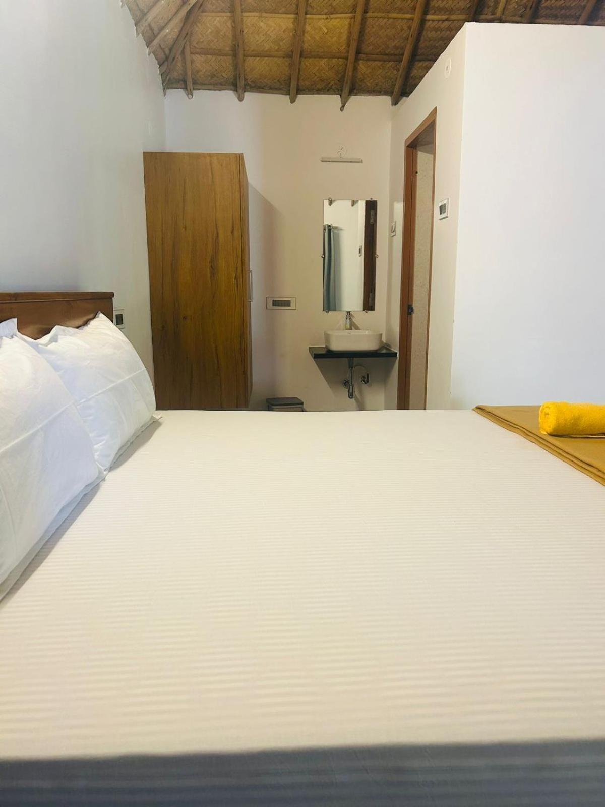 Hampi Village Resort & Tutti Cafe Εξωτερικό φωτογραφία